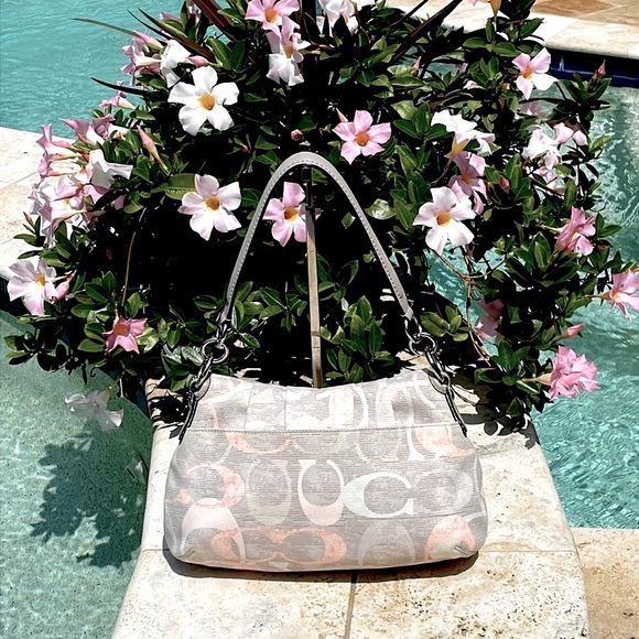 Coach SoHo Optic Pastel Sig C Grey & Peach w/Leather Trim Linen Flap Buckle Hobo - Picture 3 of 16
